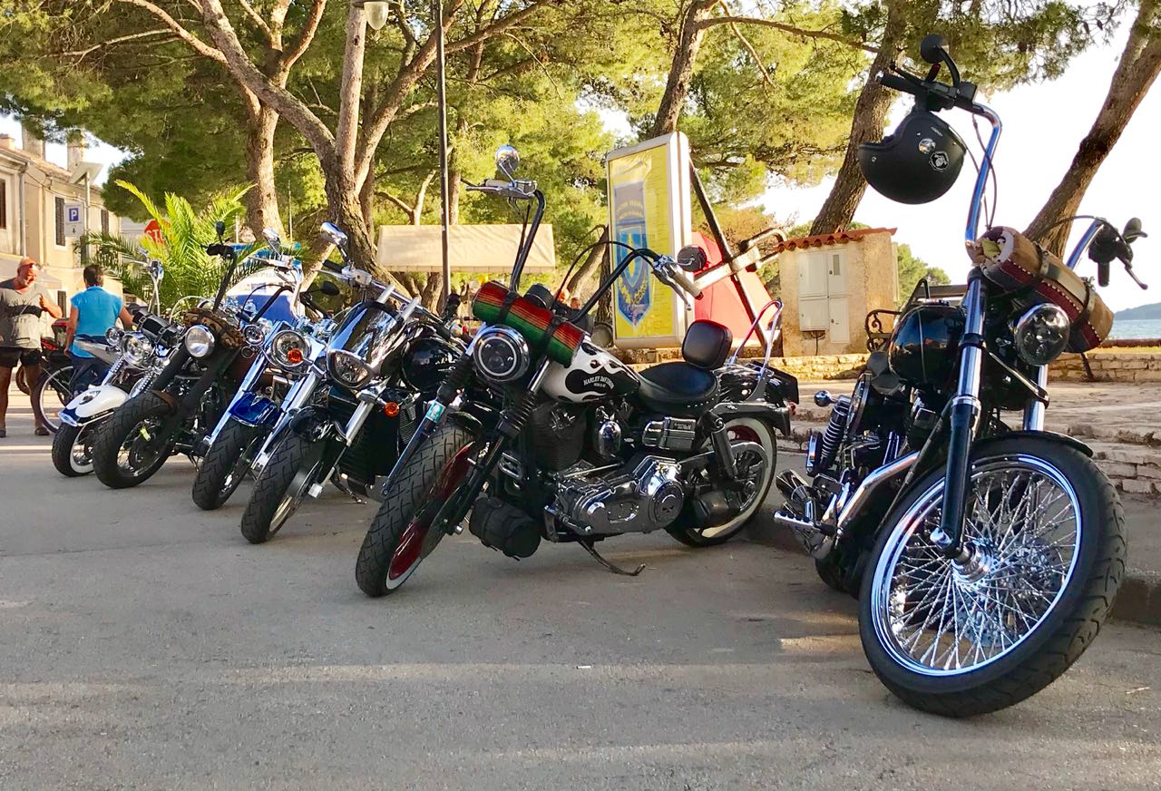 MoM Harley Davidson – Bikes in der Sonne